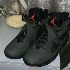 Retro Jordan 8s